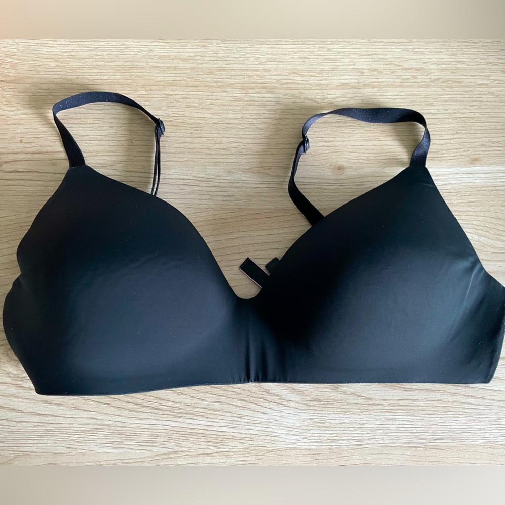 Black Victoria’s Secret Wireless Bra